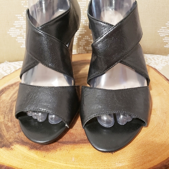 FRANCO SARTO | CROSS STRAP LEATHER WEDGE HEELS - Picture 4 of 9